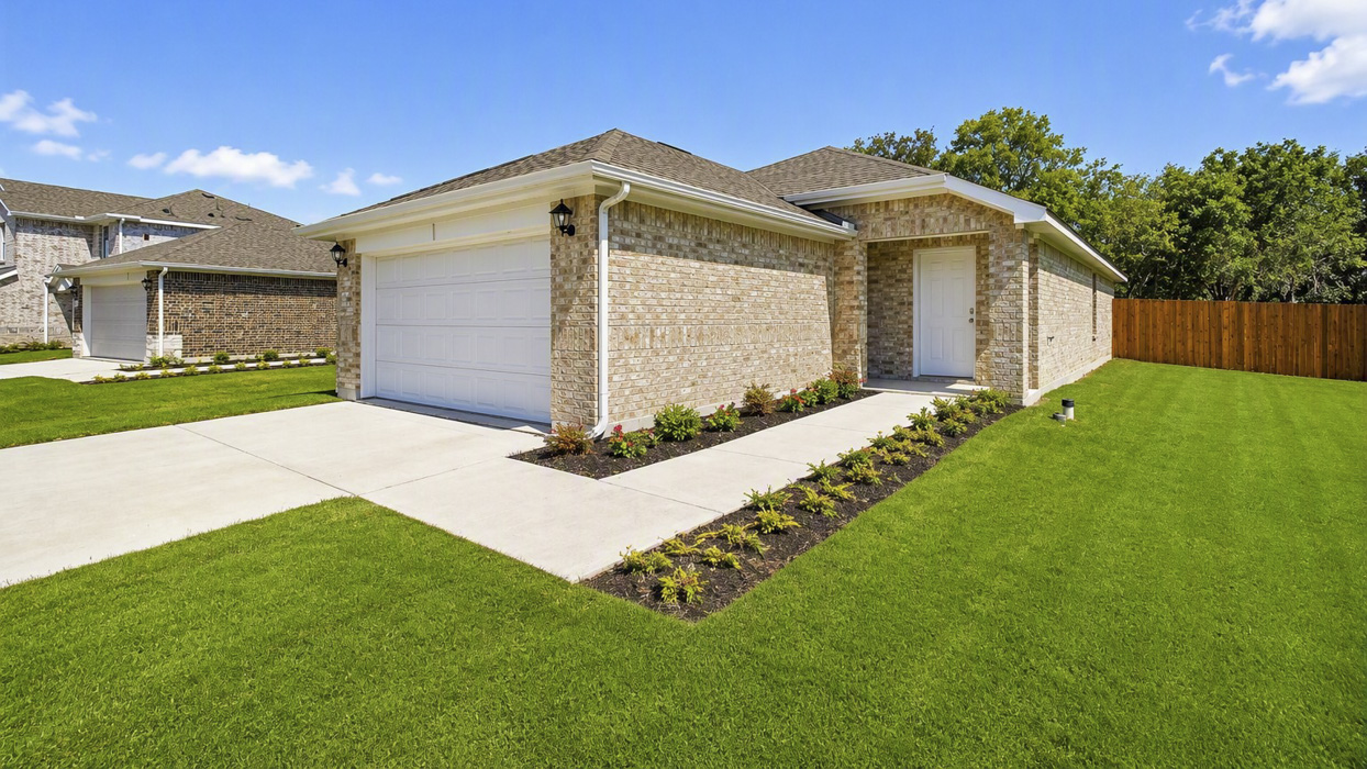 Barton Floorplan Elevation E Exterior Rendering - Asher Oaks in Bonham, TX