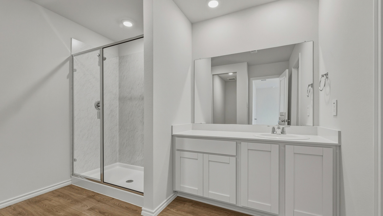 Benson Floorplan Bathroom Gallery Image - Hanolley Hills in Sherman, TX