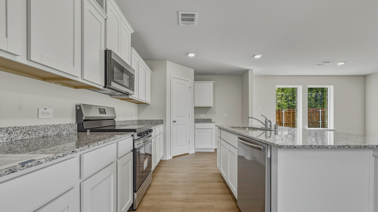 Benson Floorplan Kitchen Gallery Image - Hanolley Hills in Sherman, TX
