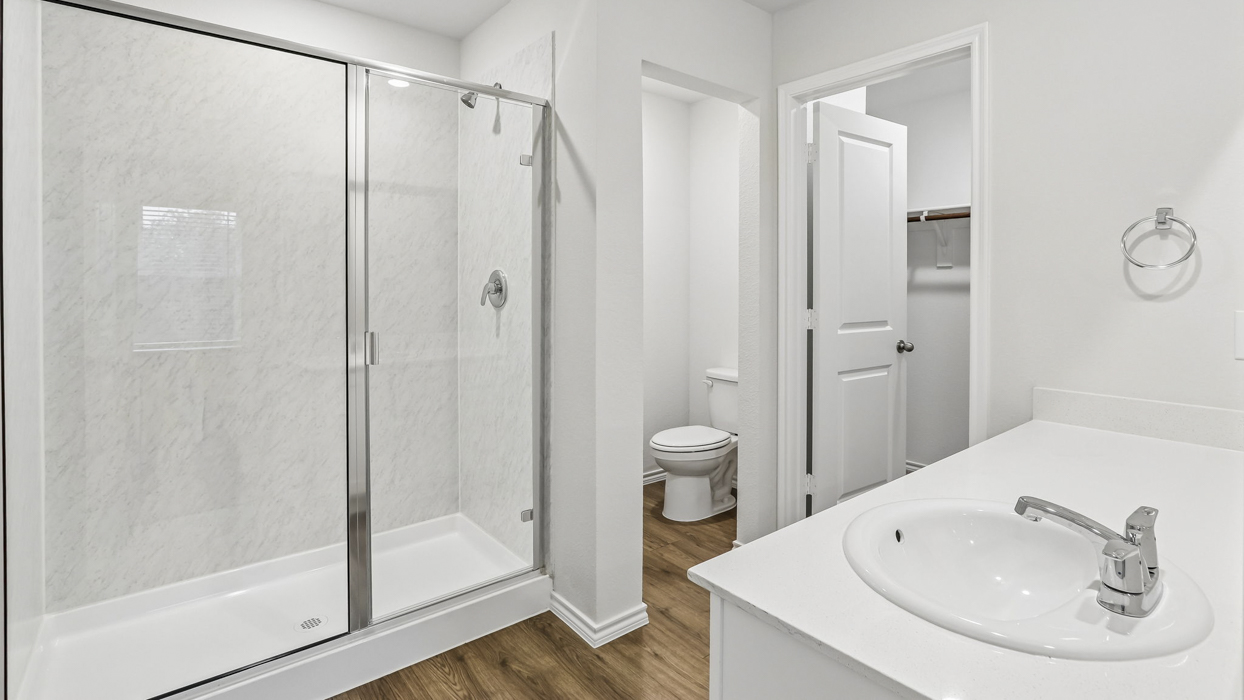 Amber Floorplan Elevation A Bathroom Gallery Image - Hanolley Hills in Sherman, TX