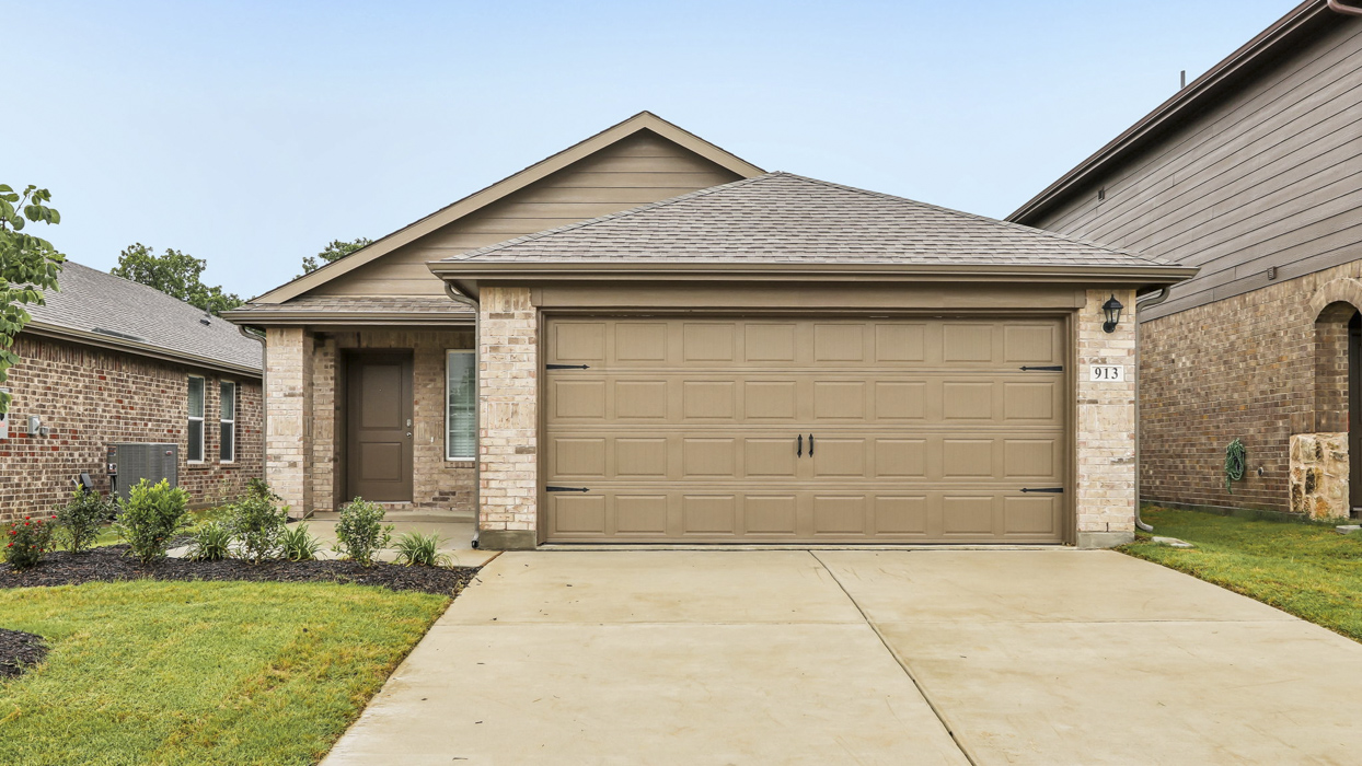 Amber Floorplan Elevation A Exterior Gallery Image- Hanolley Hills in Sherman, TX