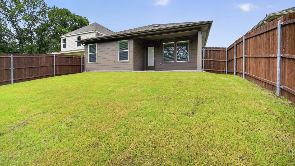 Amber Floorplan Backyard Gallery Image - Hanolley Hills in Sherman, TX