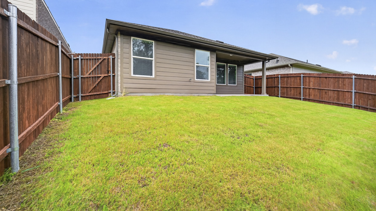 Amber Floorplan Backyard Gallery Image - Hanolley Hills in Sherman, TX