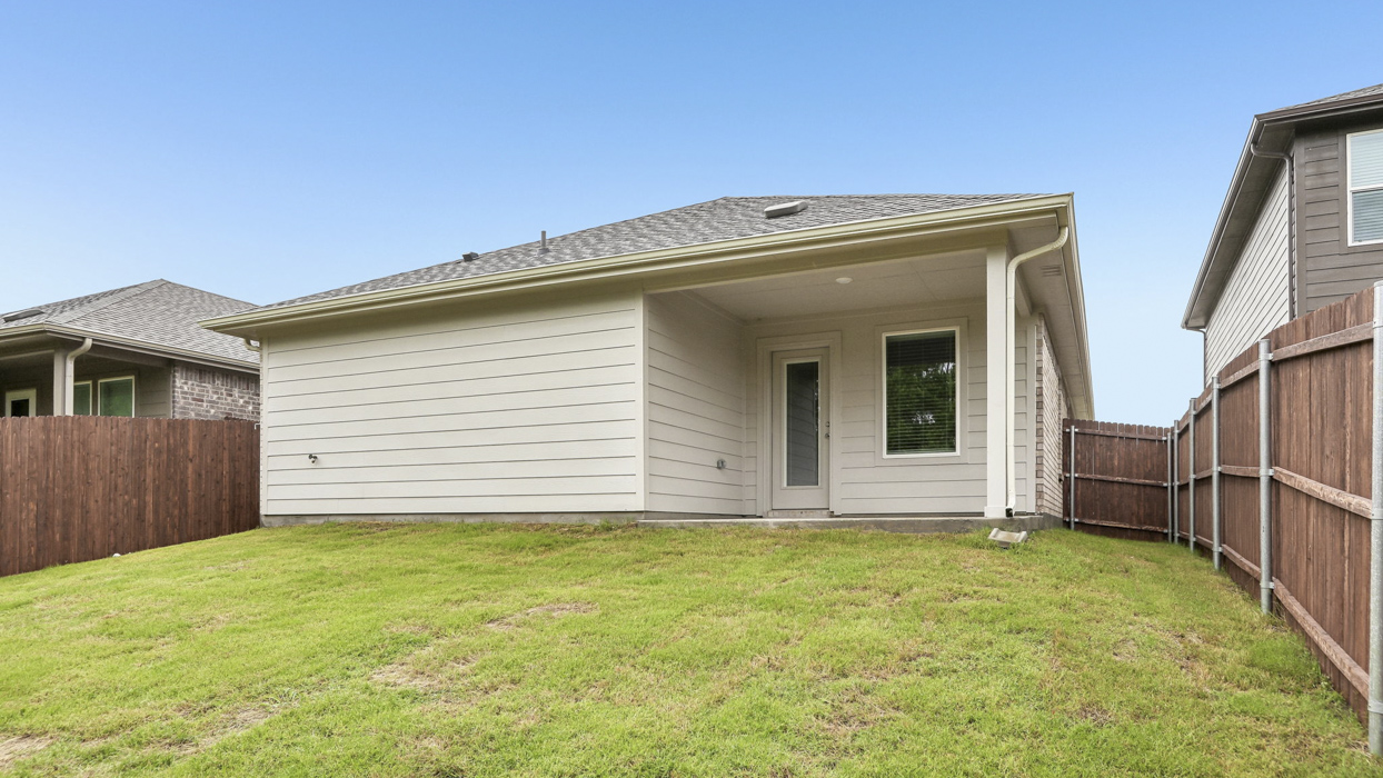 Brooke Floorplan Backyard Gallery Image - Hanolley Hills in Sherman, TX