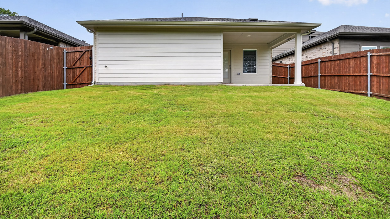 Brooke Floorplan Backyard Gallery Image - Hanolley Hills in Sherman, TX
