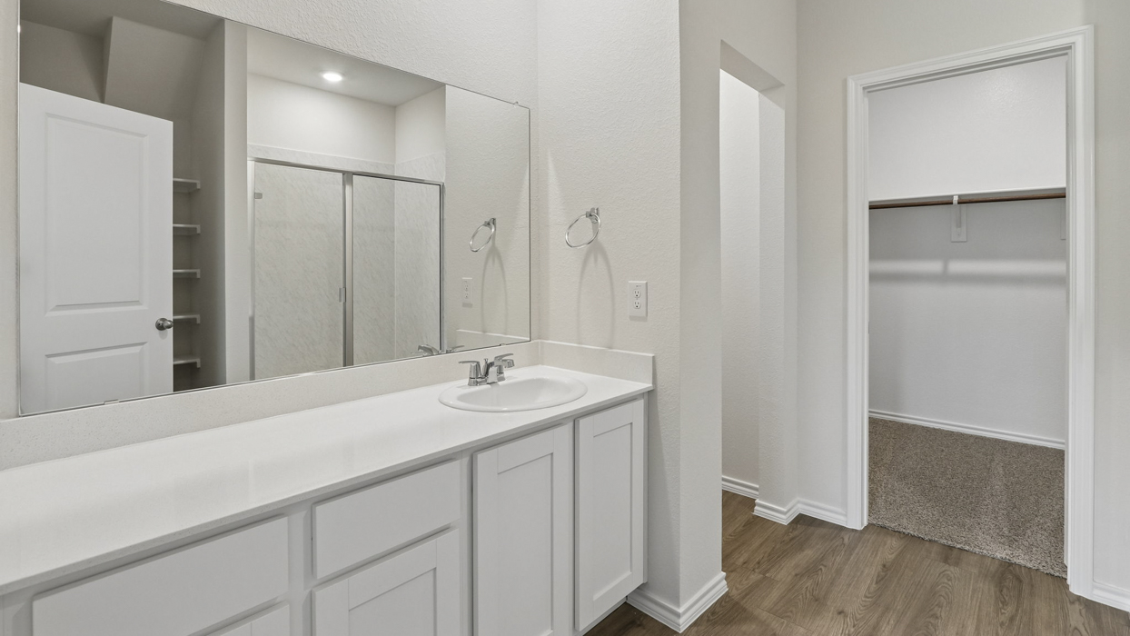 Florence Floorplan Bathroom Gallery Image - Hanolley Hills in Sherman, TX