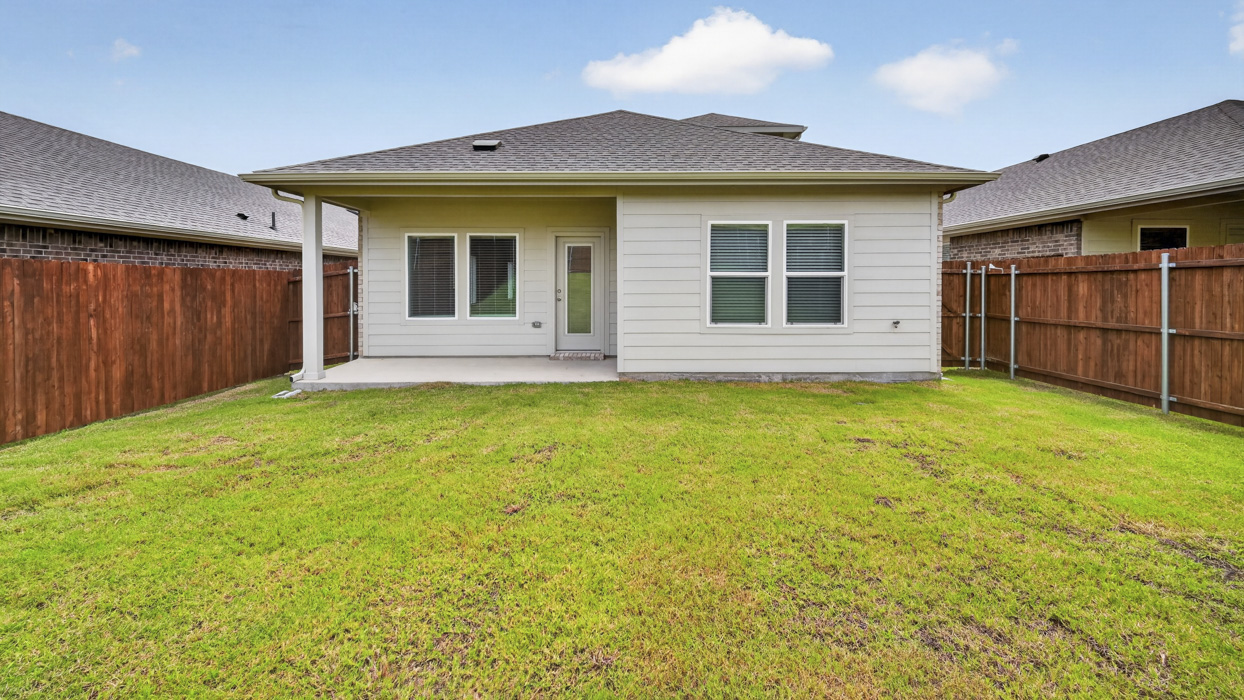 Florence FloorplanBackyard Gallery Image - Hanolley Hills in Sherman, TX