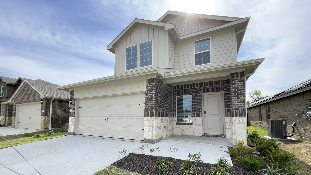 Hanna Floorplan Elevation B Exterior Gallery Image - Hanolley Hills in Sherman, TX