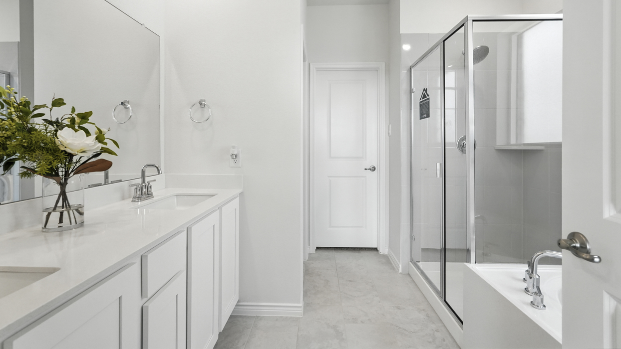 1829 Brookview Bathroom Living Gallery Image-Morning Ridge in Princeton, TX