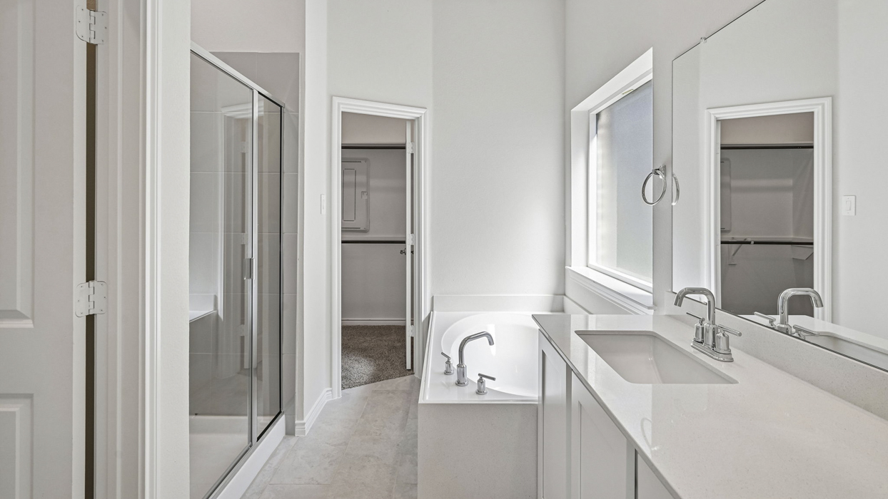 Avery Floorplan Bathroom Gallery Image - Morning Ridge in Princeton, TX