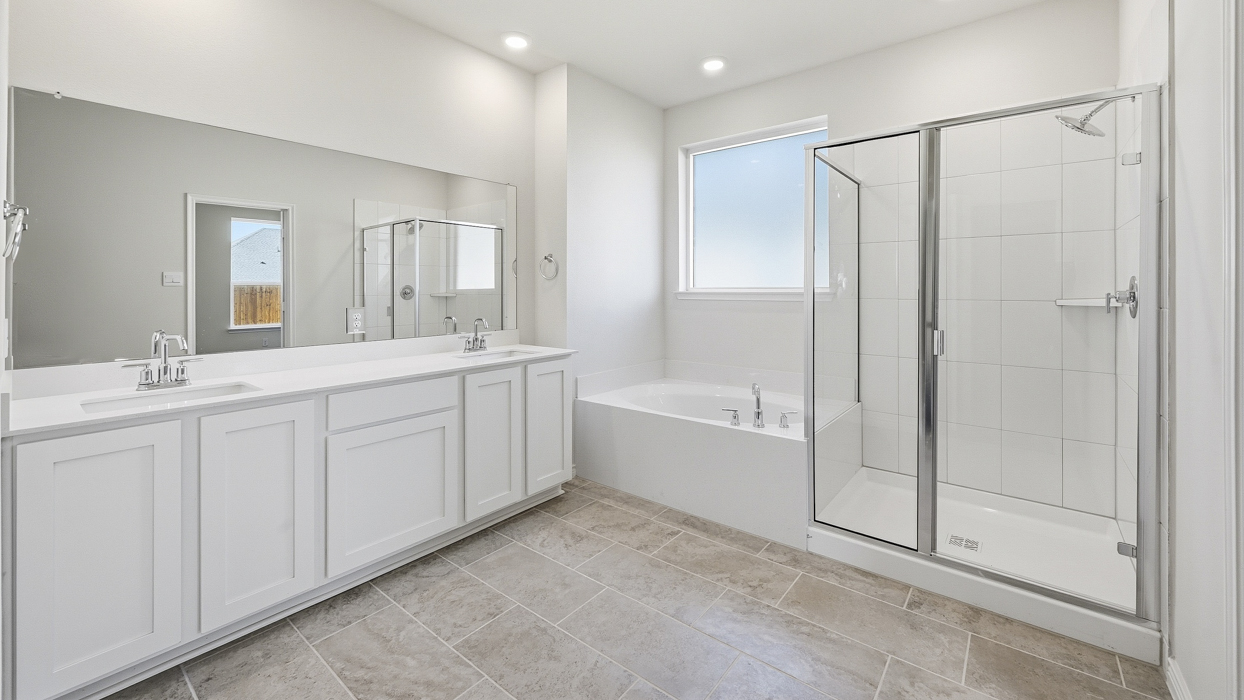 Hamilton Floorplan Bathroom Gallery Image-Morning Ridge in Princeton, TX