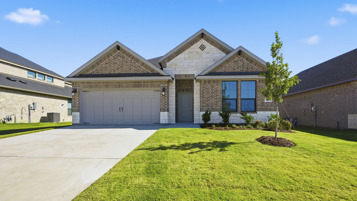 Hamilton Floorplan Elevation W Exterior Gallery Image-Morning Ridge in Princeton, TX
