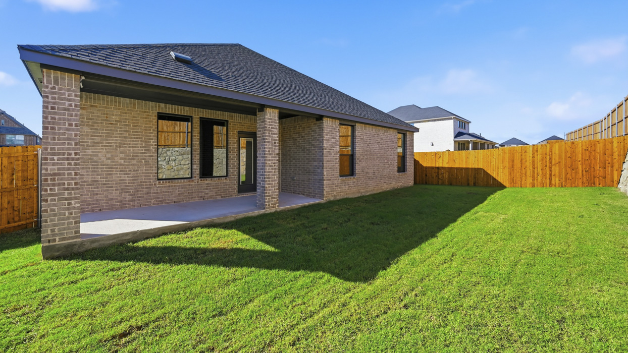 Hamilton Floorplan Backyard Gallery Image-Morning Ridge in Princeton, TX