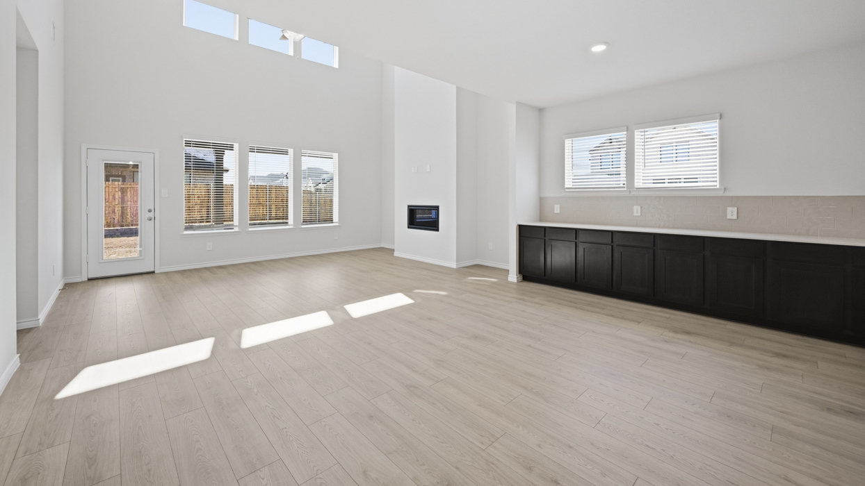 Oakridge Floorplan Living Gallery Image-Morning Ridge in Princeton, TX