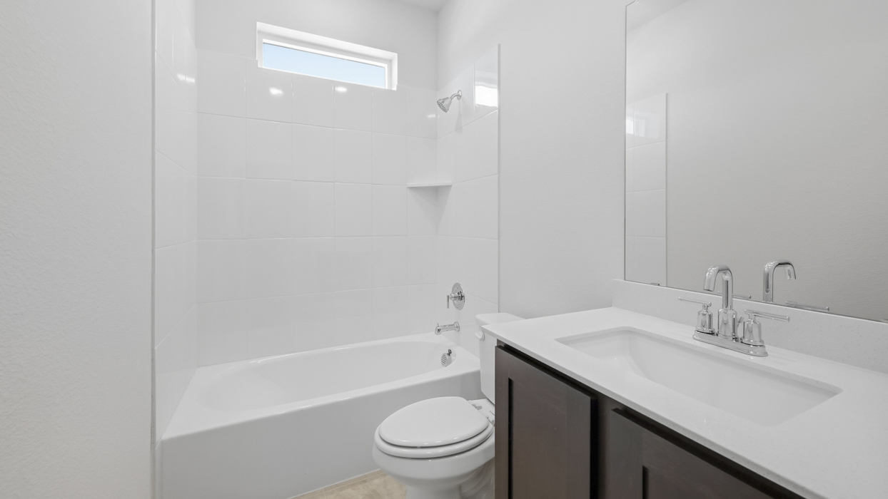 2733 Oakridge Floorplan Bathroom Gallery Image-Morning Ridge in Princeton, TX