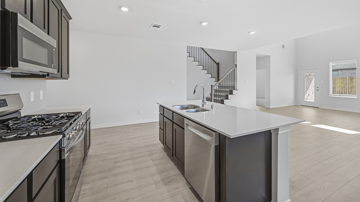 2733 Oakridge Floorplan Kitchen Gallery Image-Morning Ridge in Princeton, TX