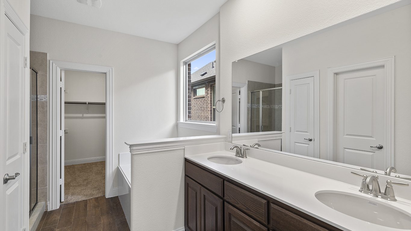 Hampton plan Master bathroom Gallery Image-Morning Rige in Princeton, Tx