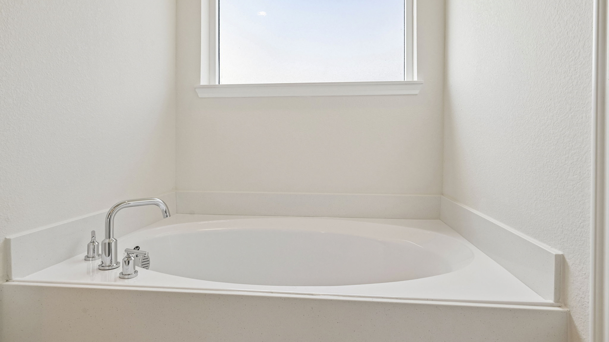 2975 Evergreen Floorplan Bathroom Gallery Image-Morning Ridge in Princeton, TX