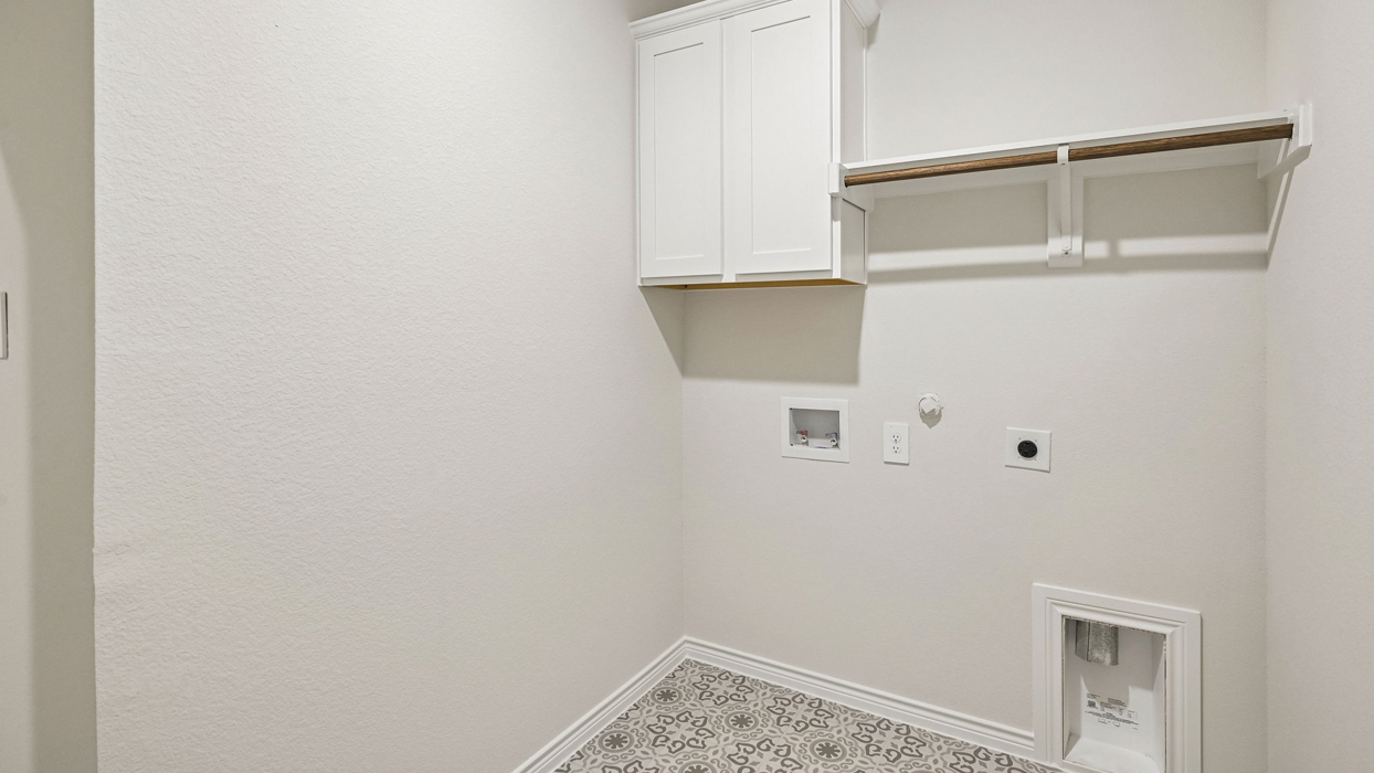 2975 Evergreen Floorplan Bathroom Gallery Image-Morning Ridge in Princeton, TX