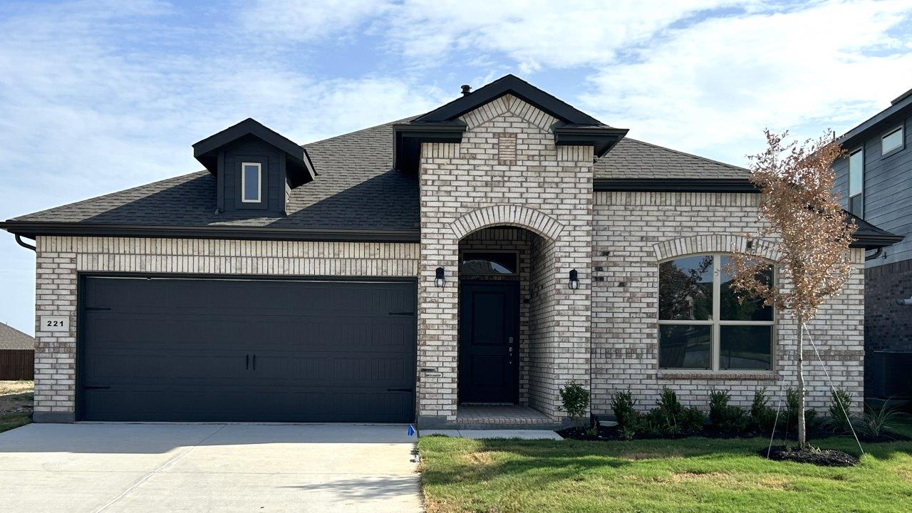221 Lunayena Road exterior