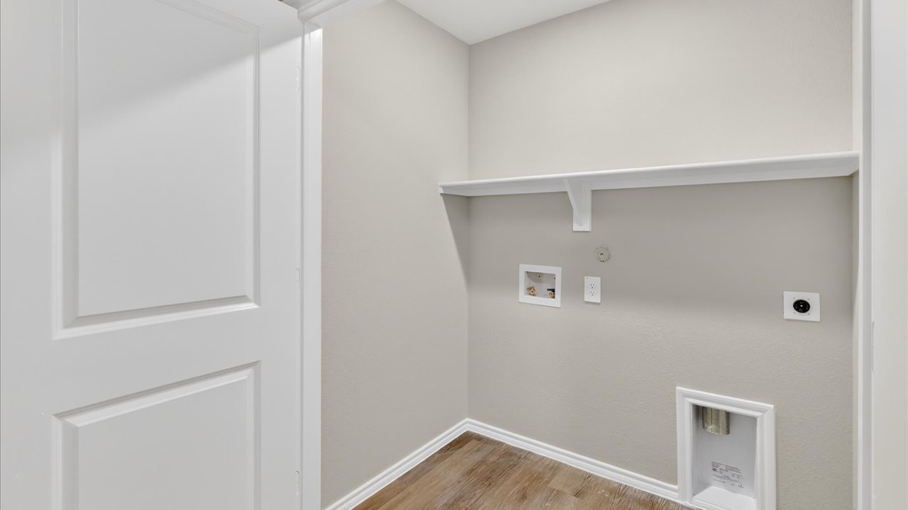 Laundry and utility closet space