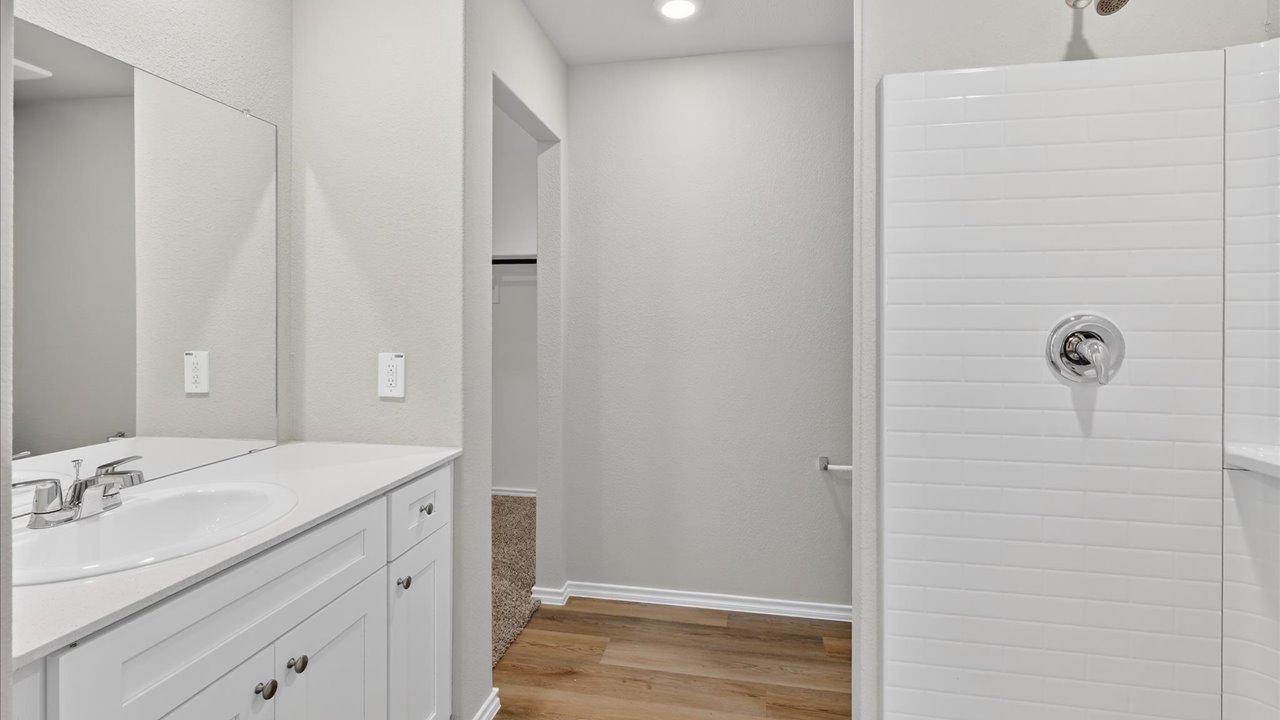 Private ensuite bathroom 1