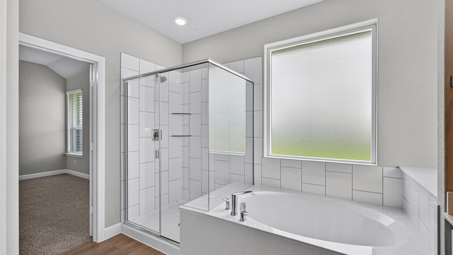 Luxurious ensuite bathroom 1