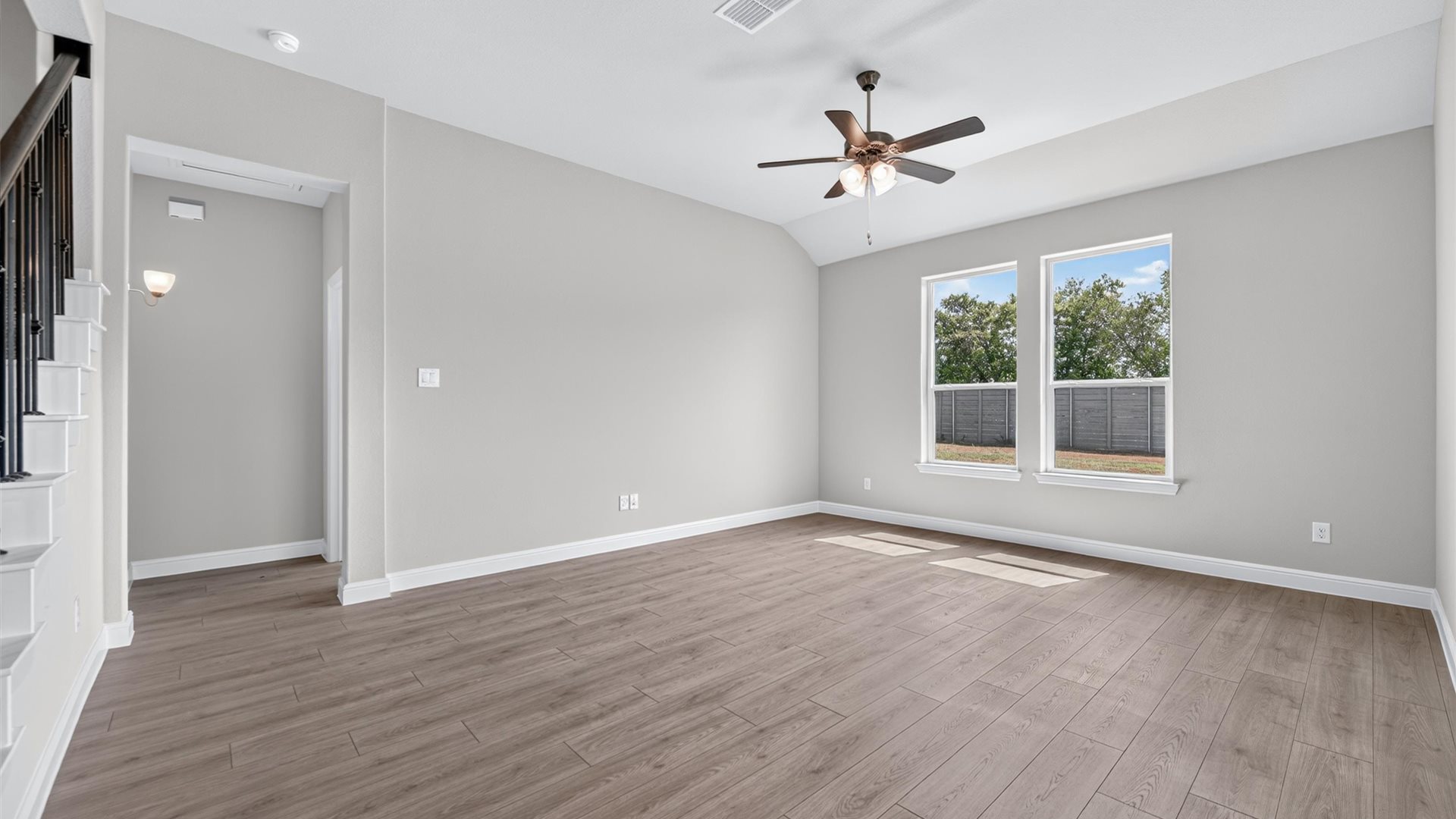 Dining/kitchen