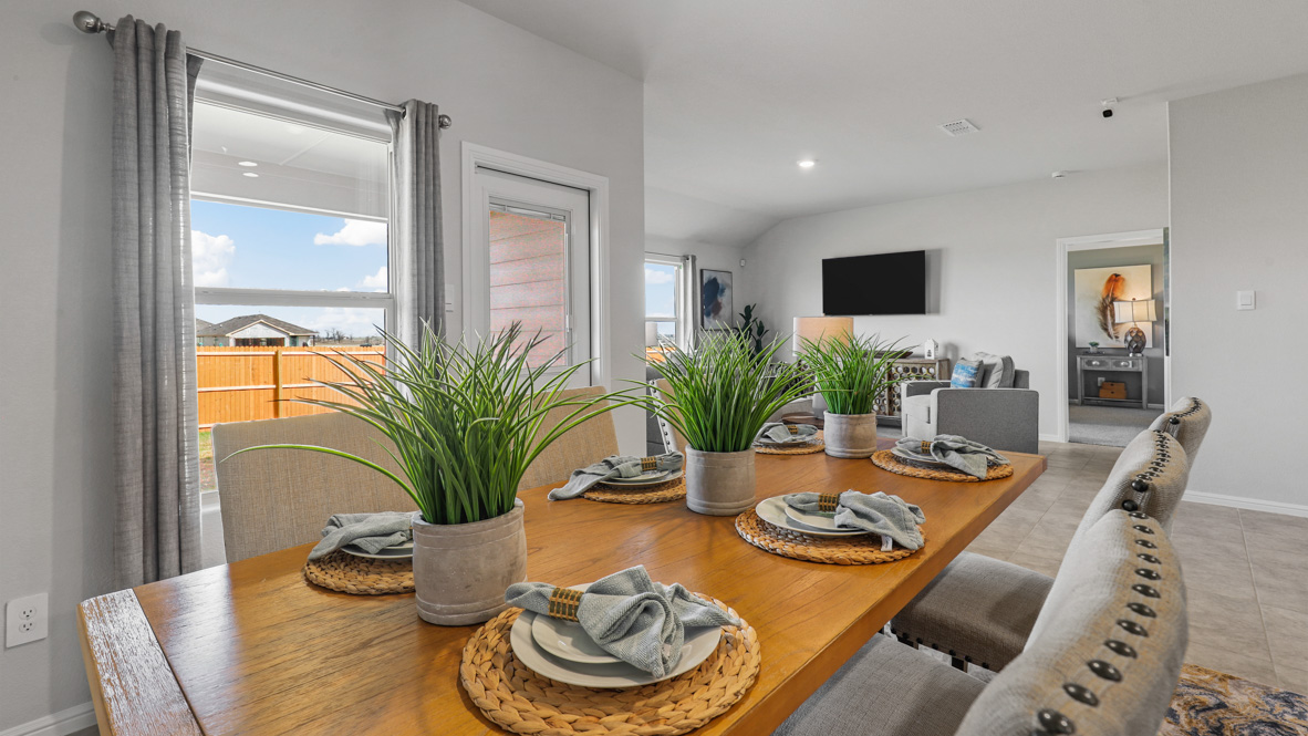 Dining & living room