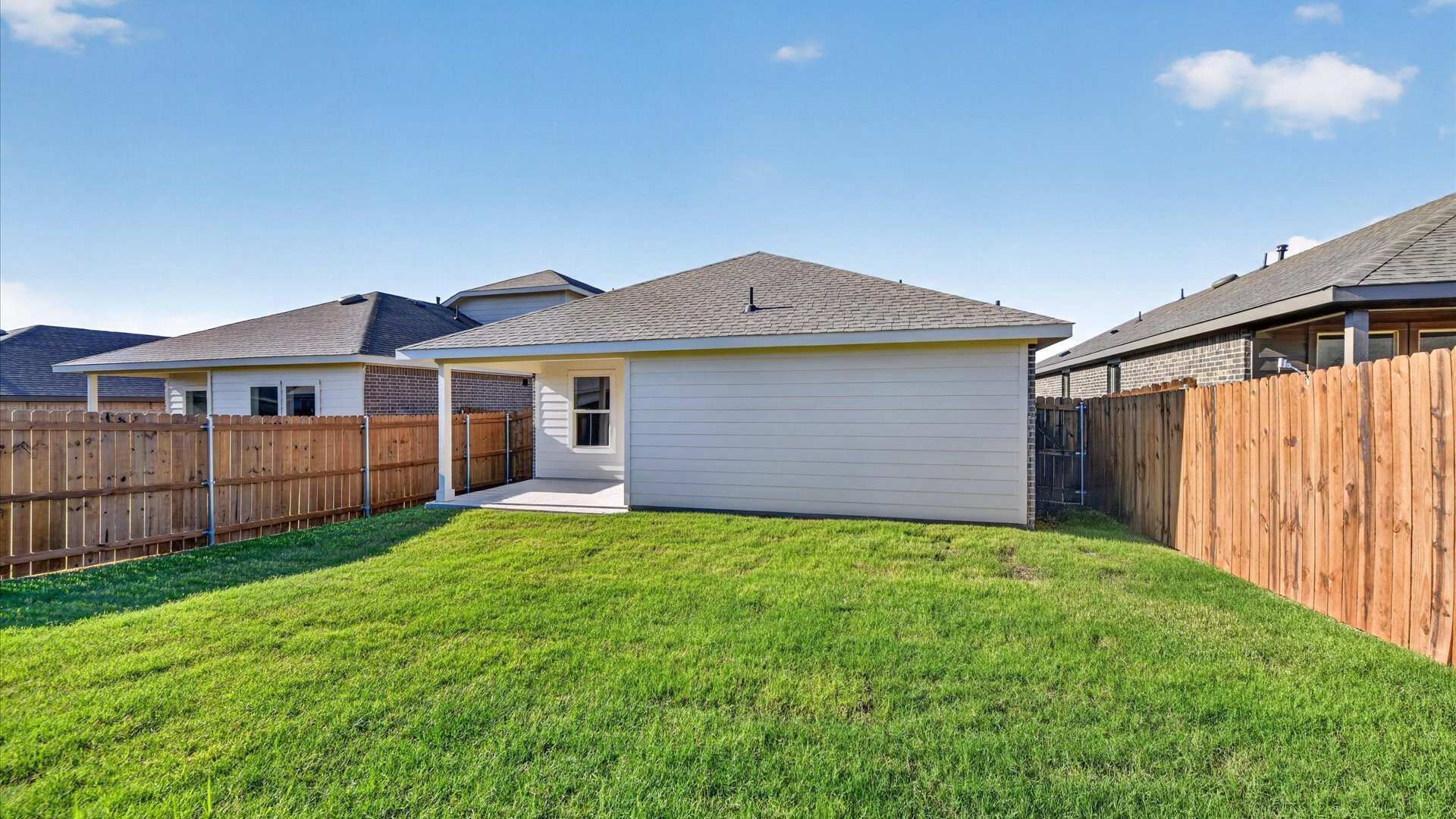 Spacious yard and patio