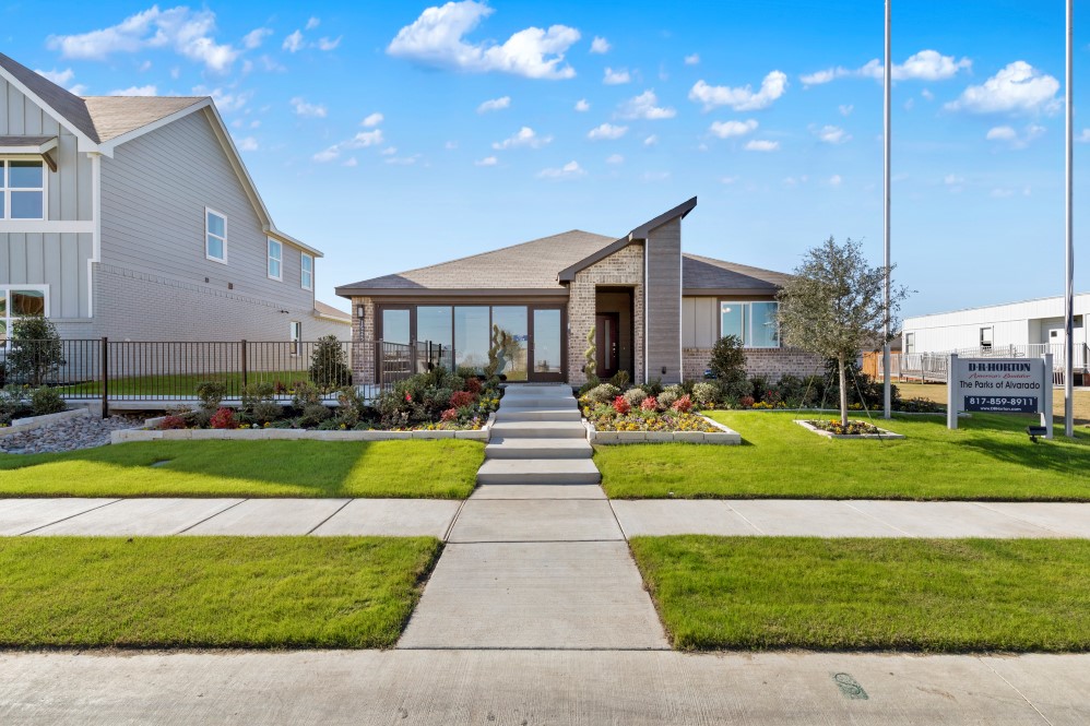 New Homes in The Parks of Alvarado ALVARADO, TX D.R. Horton