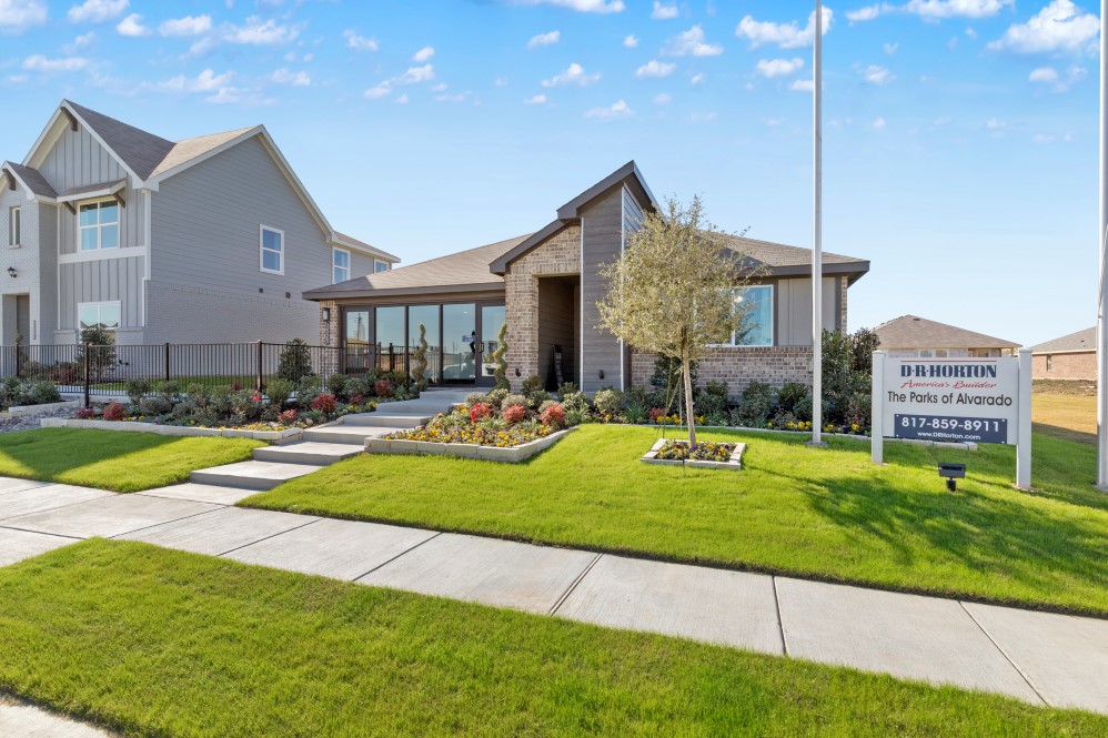 New Homes in The Parks of Alvarado ALVARADO, TX D.R. Horton