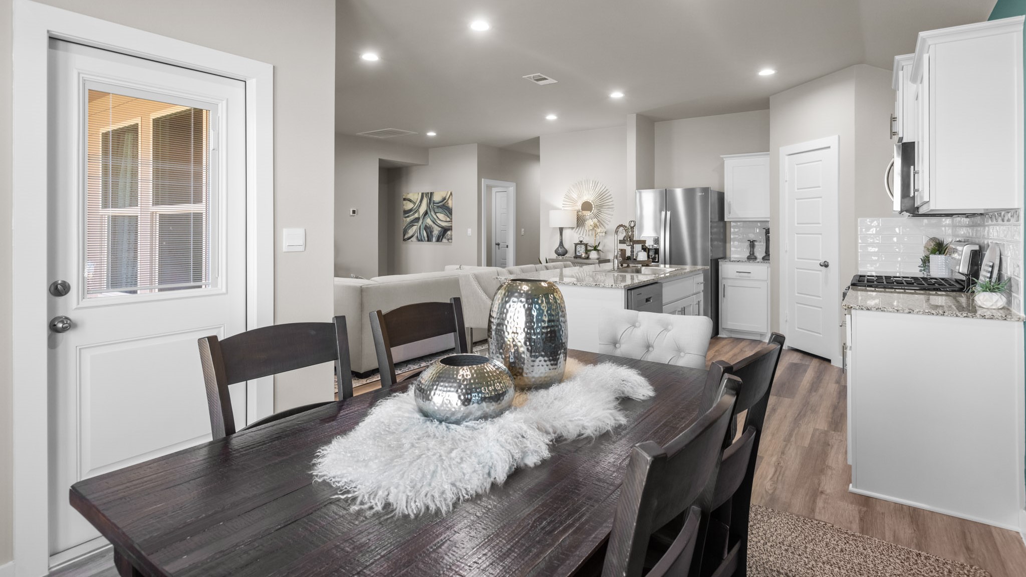 Open dining room space adjacent to kitchen