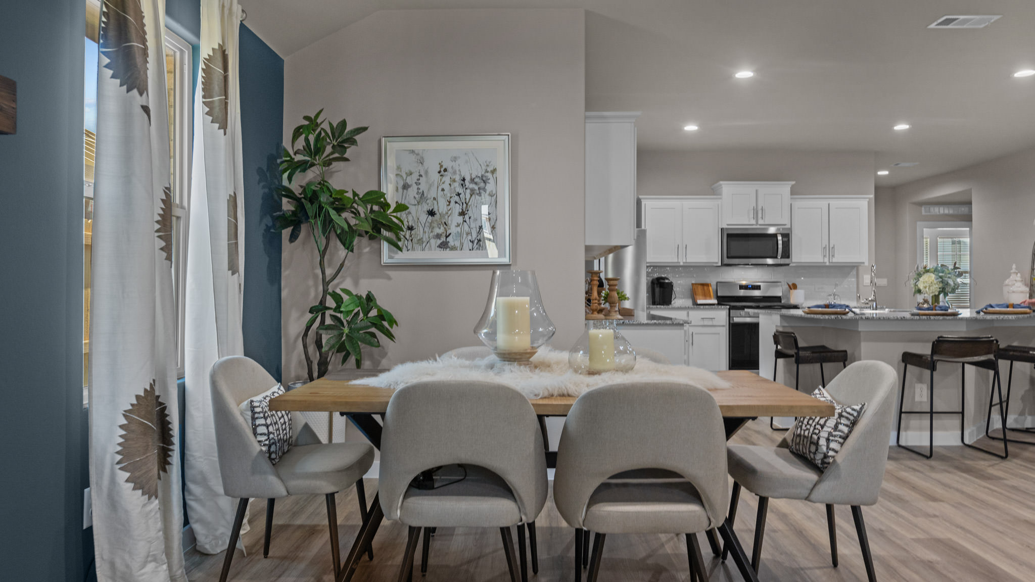 Open dining room space adjacent to kitchen