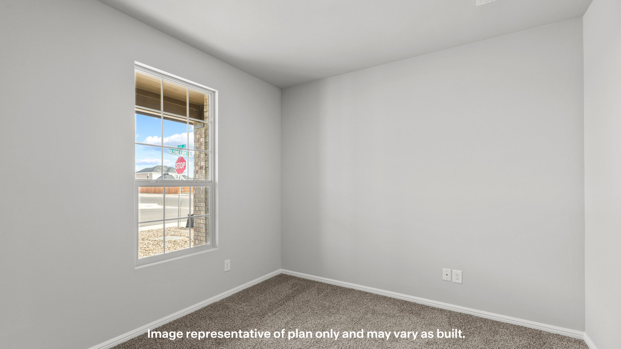 Spacious entry space with separate open office and front room area