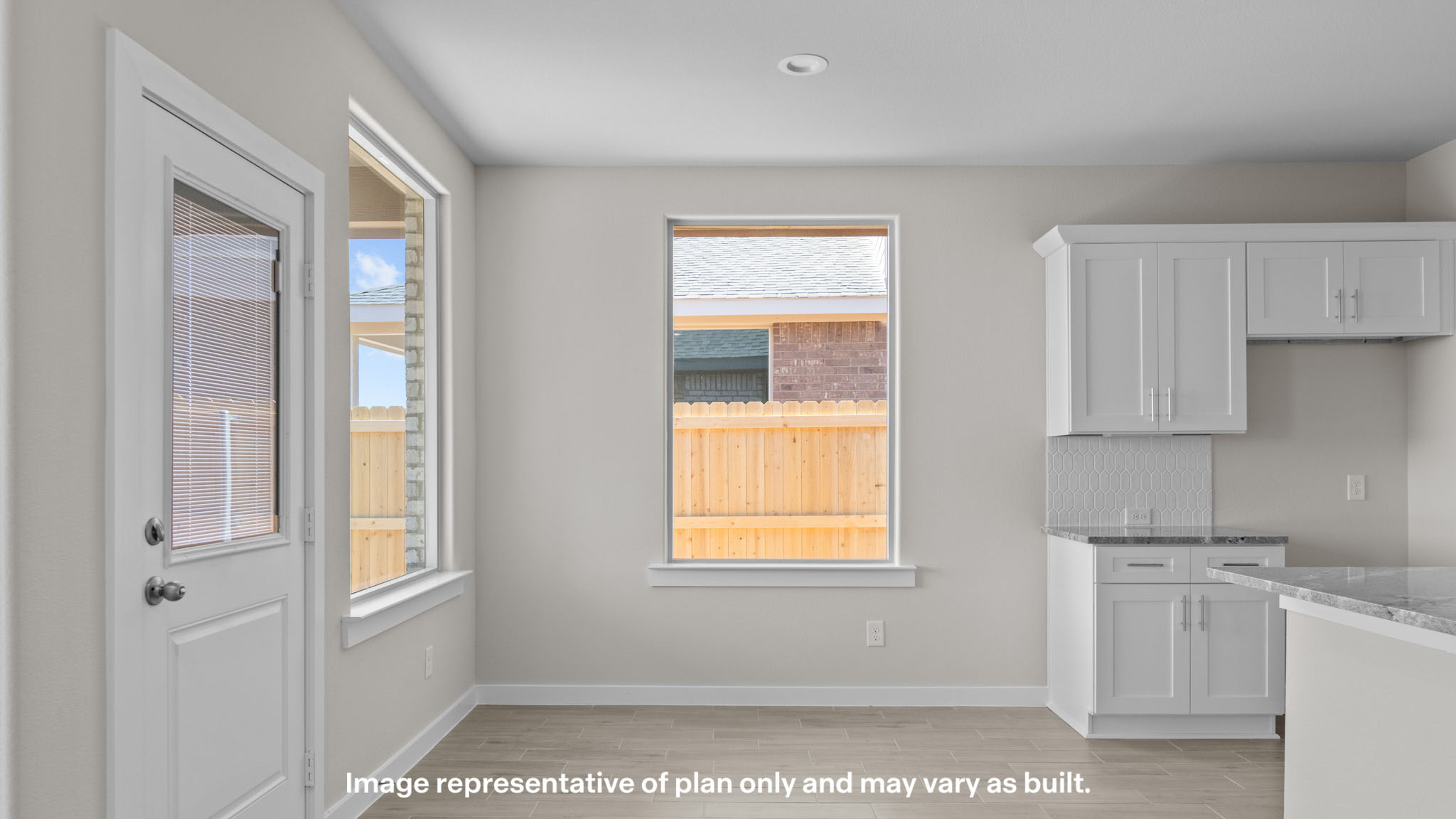 Cozy dining nook space next to kitchen
