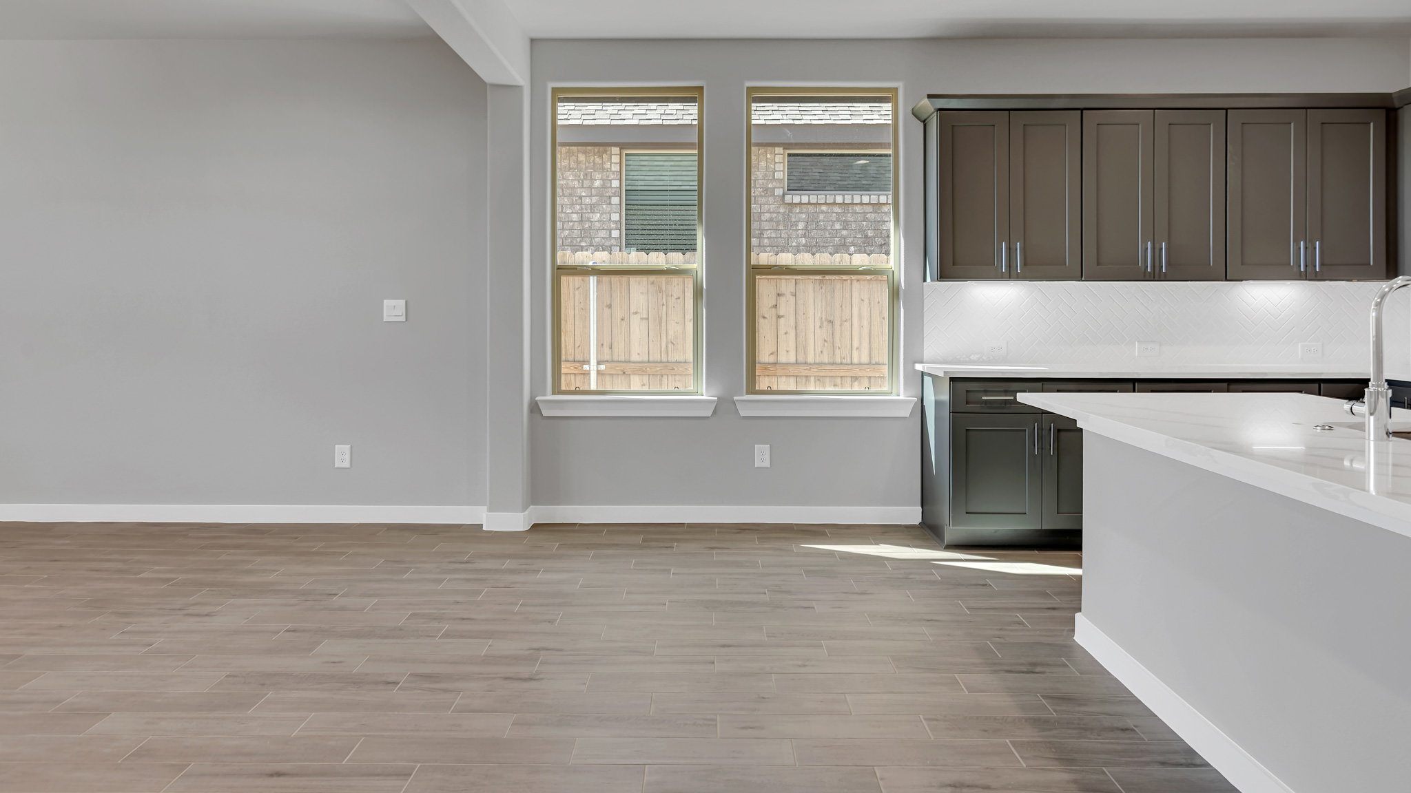 Open dining room space adjacent to kitchen