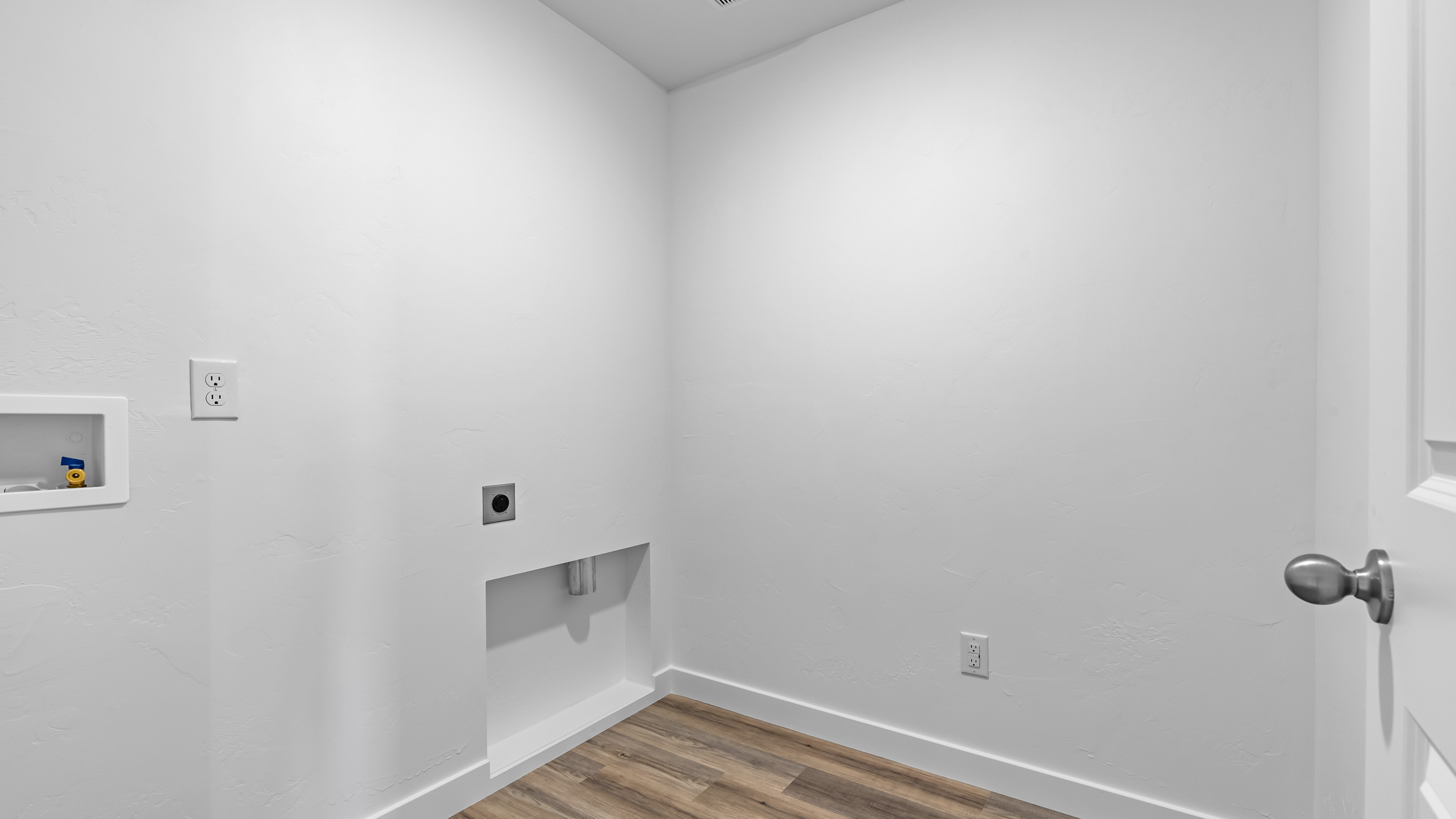 real estate in Magna