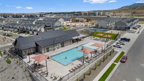 Aerial view of the Little Valley Gateway clubhouse and community pool.