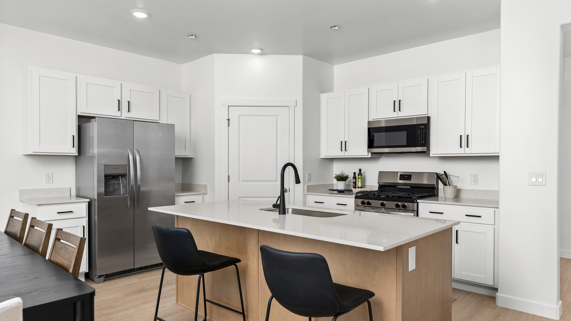 new clover model home