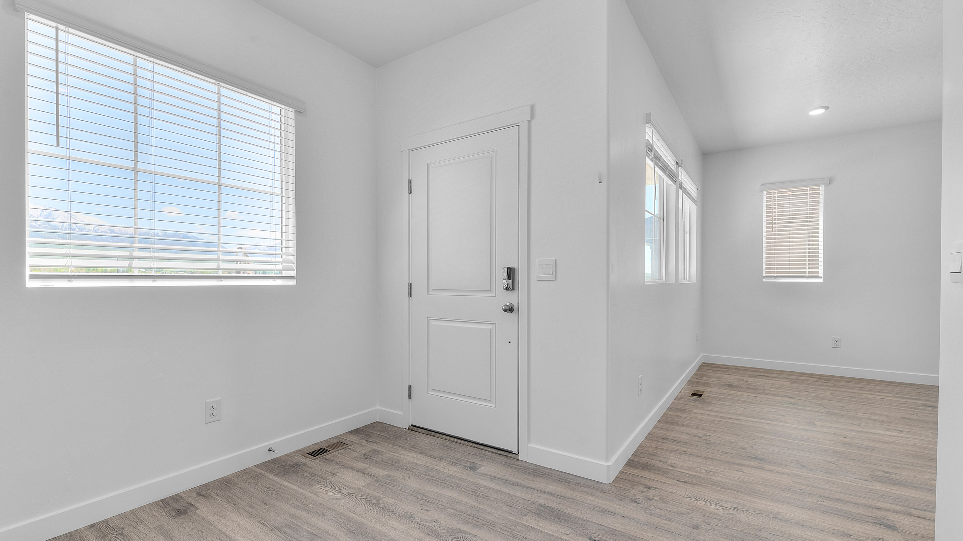 Entry into entryway with window.