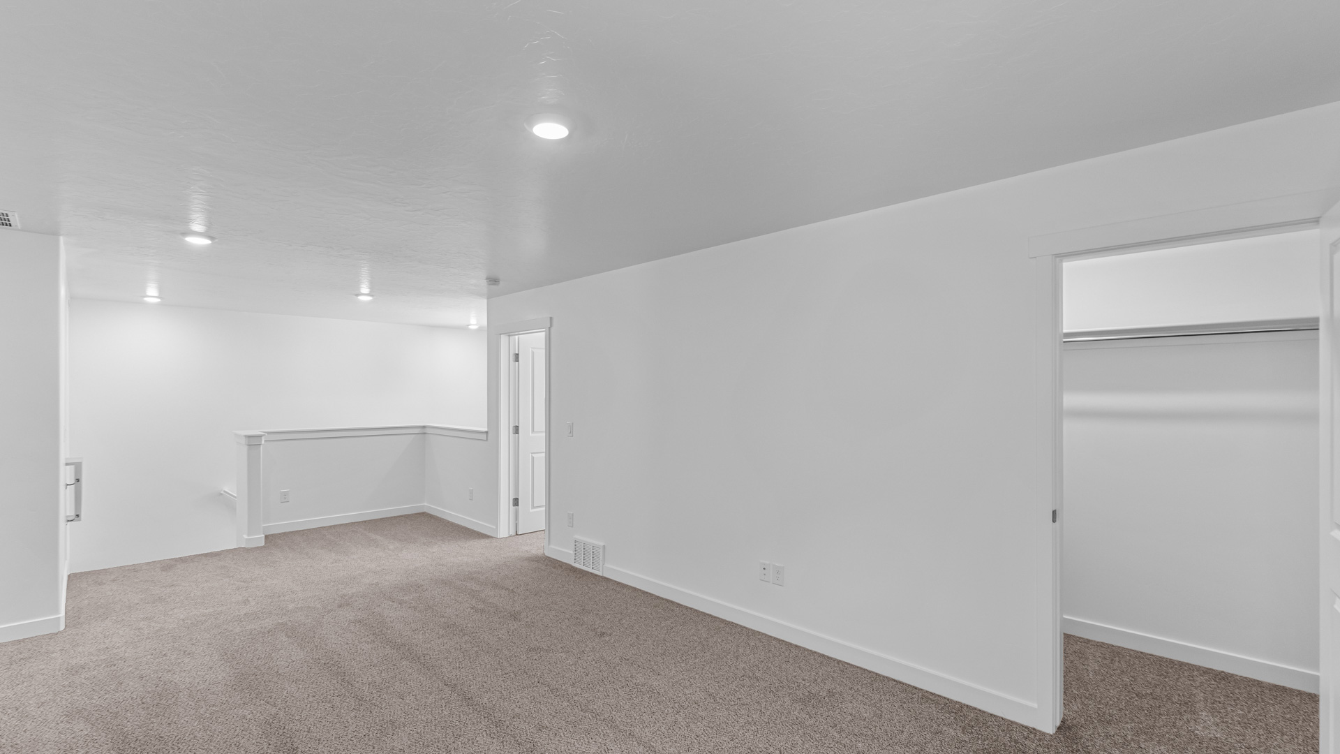 Upstairs loft space.