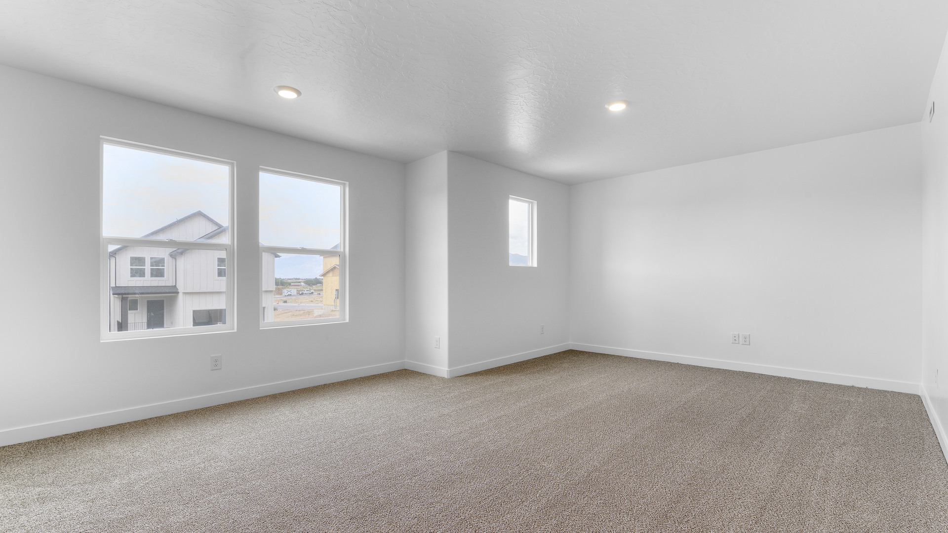 Upstairs loft space.