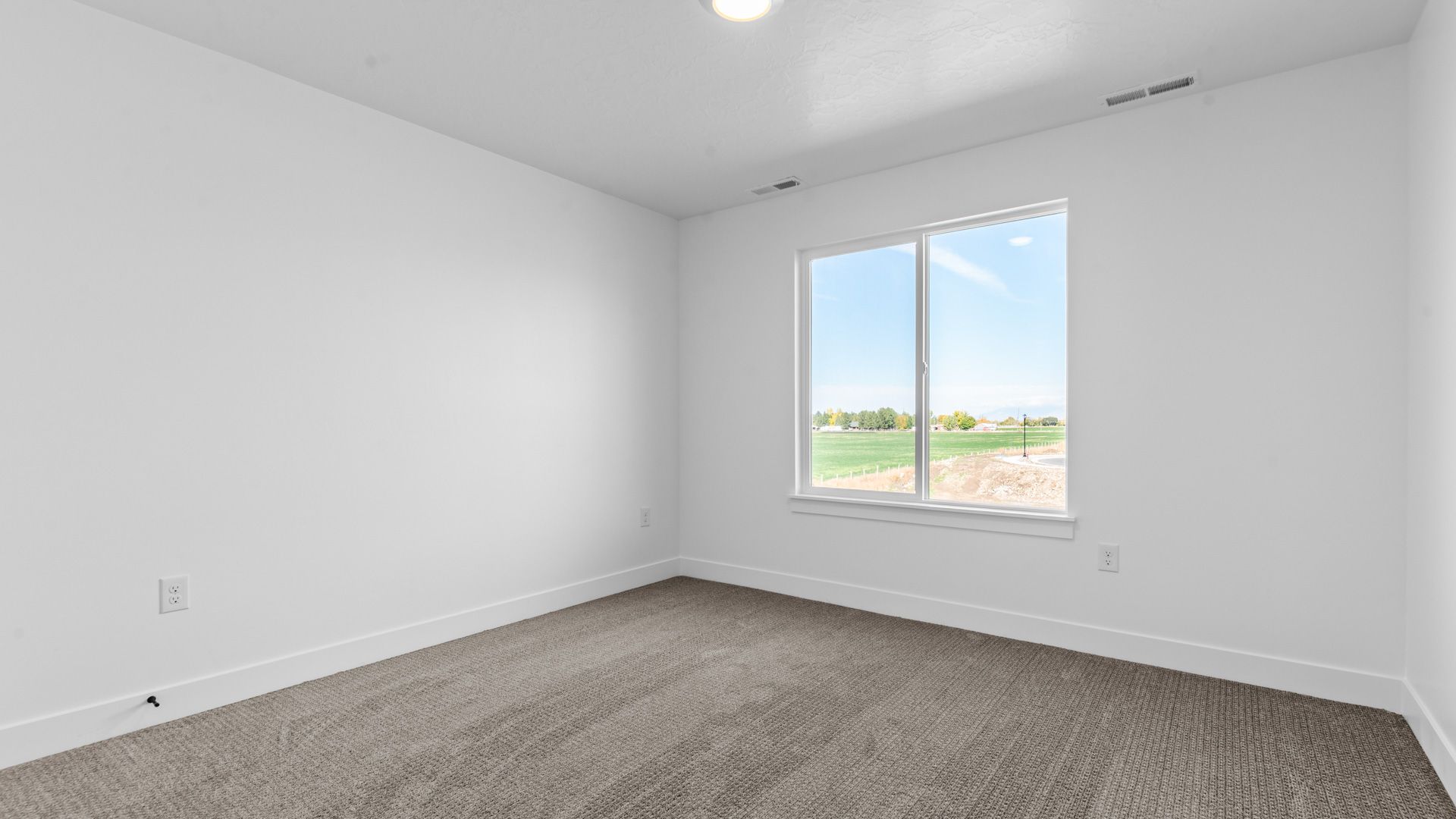 Upstairs loft space.