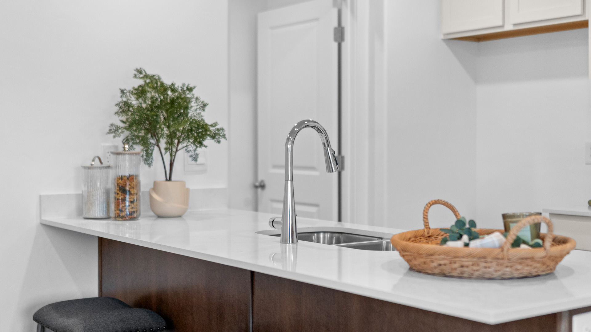 Detailed photos of townhome.