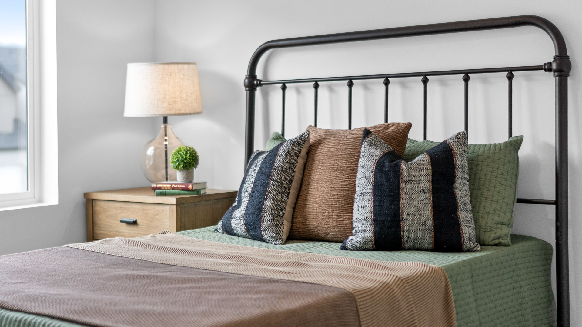 Detailed photos of townhome.