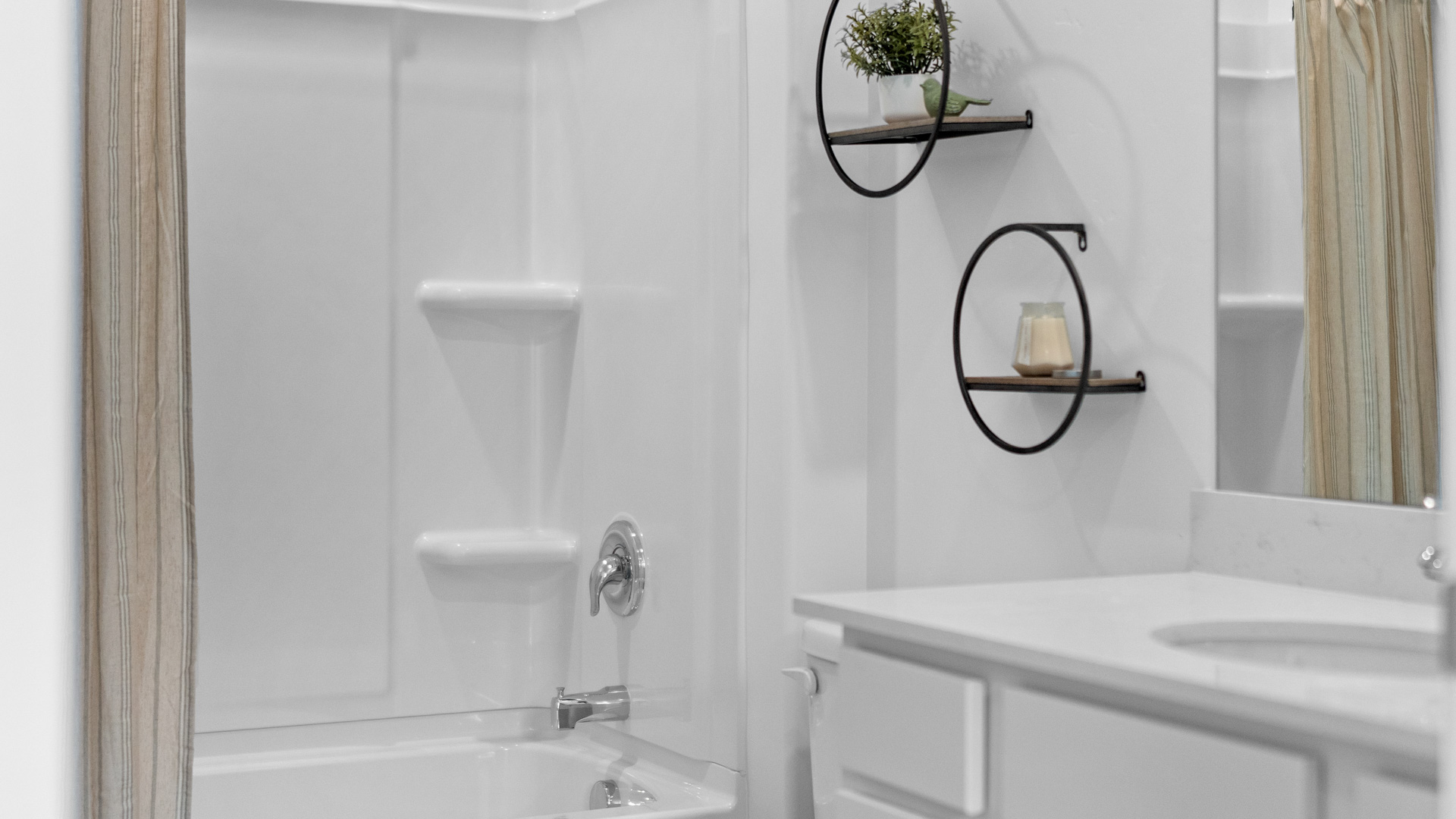 Detailed photos of townhome.