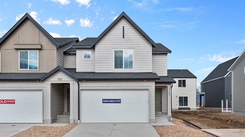 Viridian townhome Millbrook home exterior.
