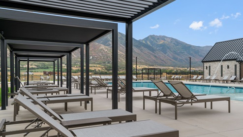 Viridian clubhouse pool in Salem Utah