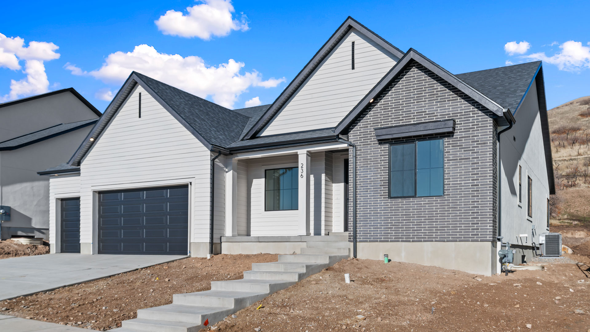 Modern farmhouse Oakley exterior.